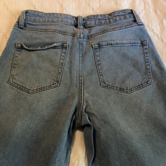 Wild Fable high waisted jean (6) light wash - Picture 4 of 4